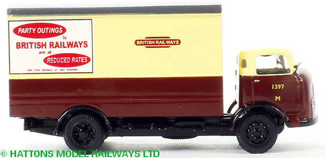DA63 off-side view