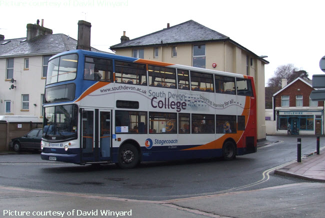 UKBUS 0010 front view