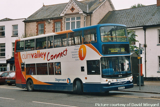 UKBUS 0018 front view