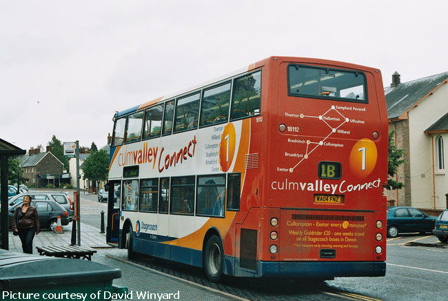 UKBUS 0018 rear view