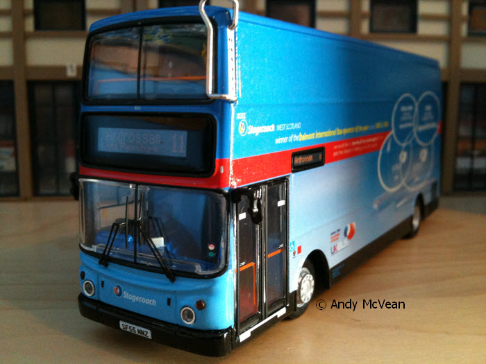 UKBUS 0019 front view