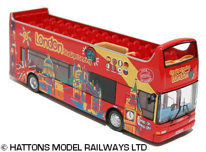 UKBUS 0002 front off-side view
