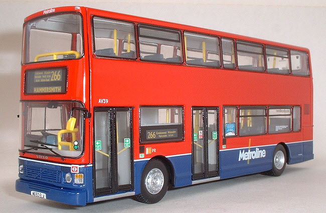 UKBUS 4003 front view