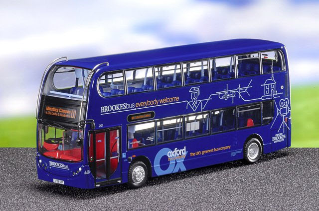 UKBUS 0033 Front view