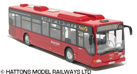 UKBUS 5001 off-side view