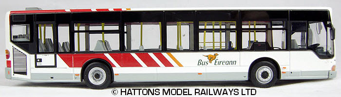 UKBUS 5006 off-side view
