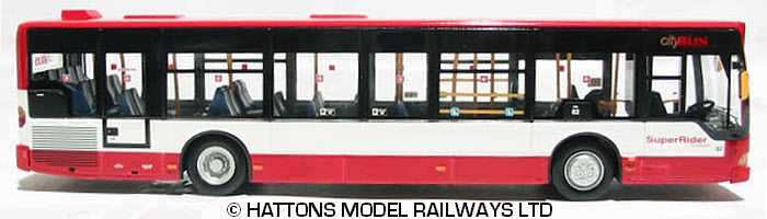 UKBUS 5008 off-side view