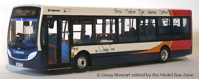 UKBUS 0028 front view