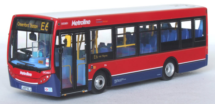 UKBUS 8006 front view