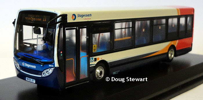 UKBUS 8019 front nearside view