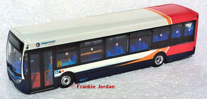 UKBUS 8019 front nearside view