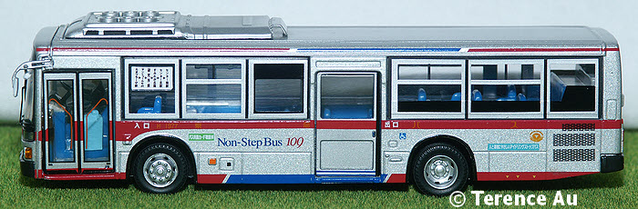JB1002 nearside view