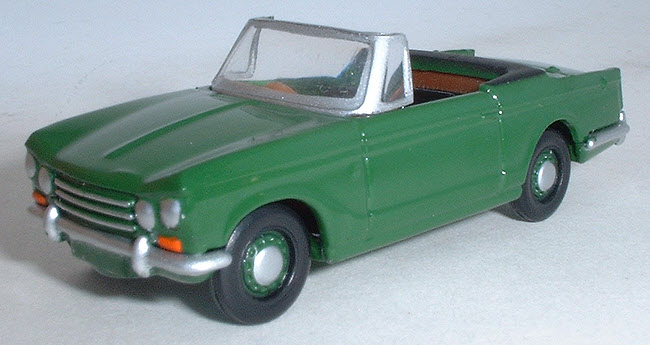 99637 (11605) Triumph Vitesse MK II Convertible front view