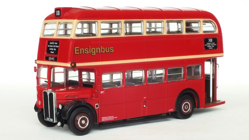 E40305 front nearside view