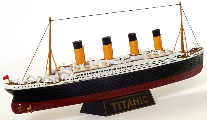 10001 R.M.S. Titanic stern