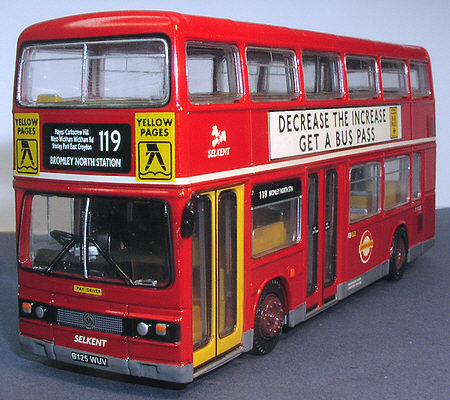 RD36 - London Buses T (All red with district logos)