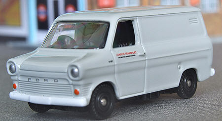 LT1004 Ford Transit van front view