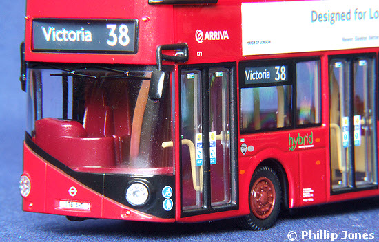 OM46601 front nearside closeup