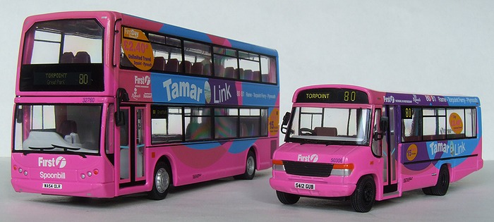 OM99191/2 Tamar Link Set models front view