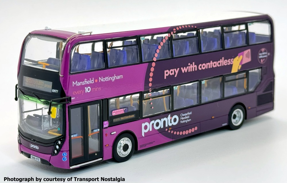 UKBUS0079 front nearside view