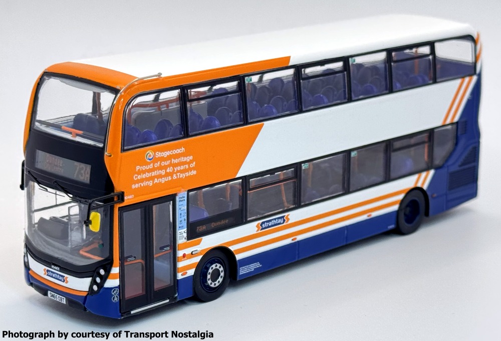 UKBUS0080 Front nearside view