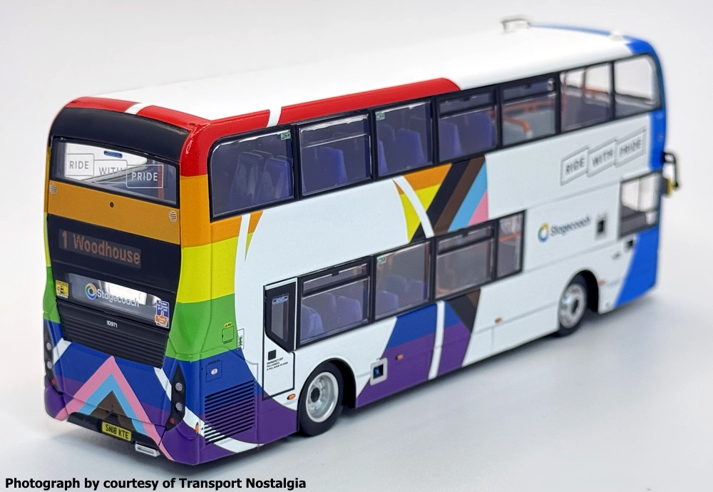 UKBUS0088 rear offside view