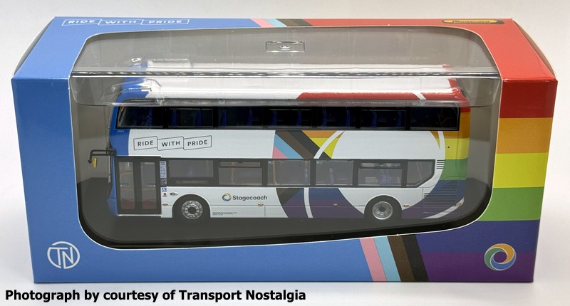 UKBUS0088 Model packaging (front)